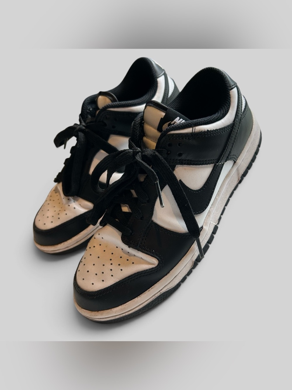Nike Dunk Low top black and white Panda retro style lace up sneakers US 6 2023
